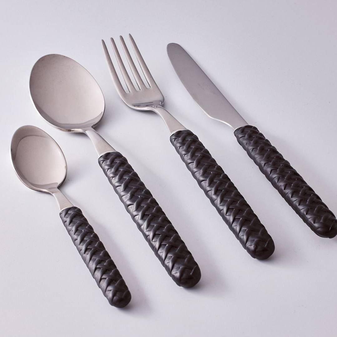 סכו״ם Bottega שחור Woven - 24 Pieces - פיית השולחן