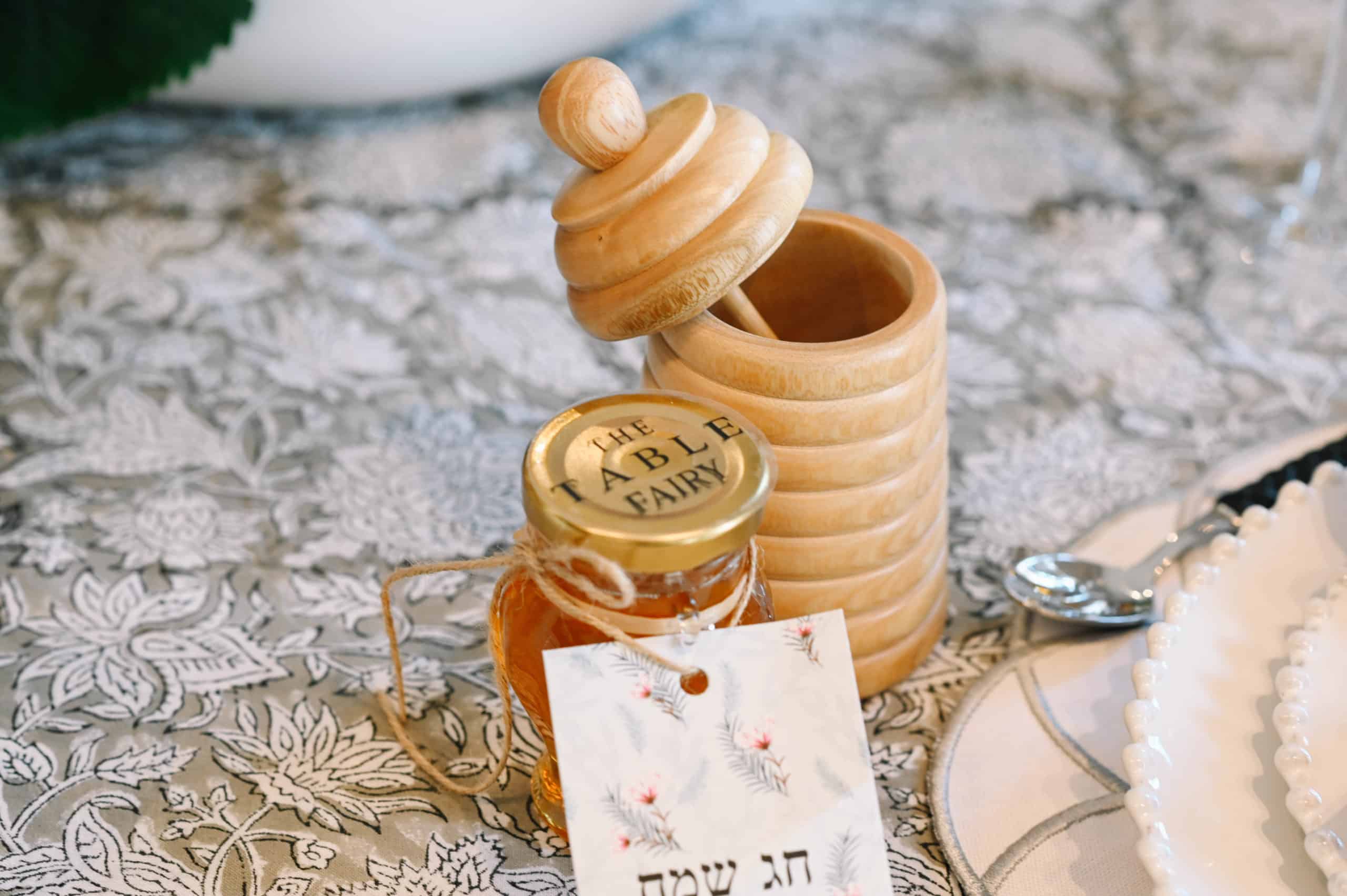 צנצנת Wooden Honey Dipper Lid - פיית השולחן