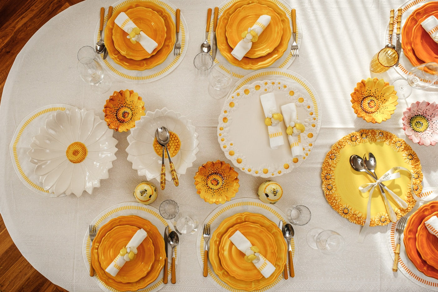 צלחת צהוב Multi Flower Flat Serving - פיית השולחן