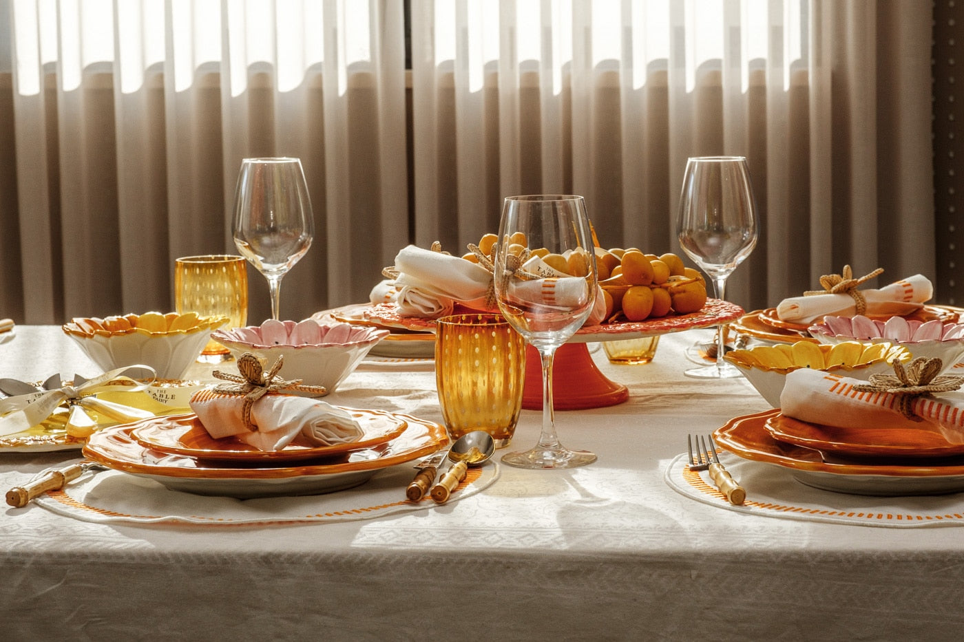 מעמד לעוגה כתום Flora - פיית השולחן