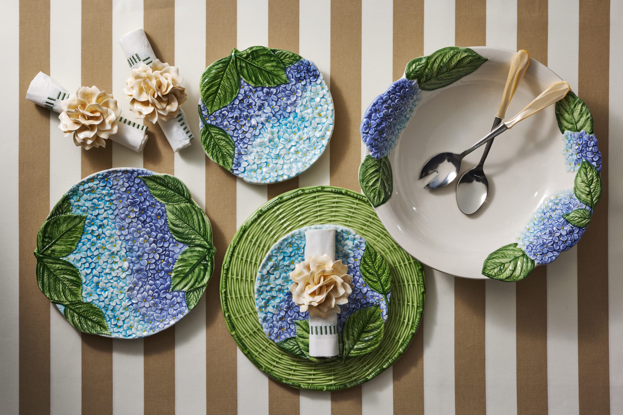 מפות – מפת פסים בצבע בז - פיית השולחן