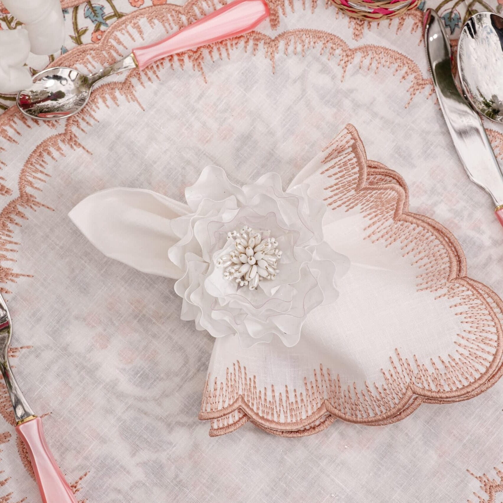 סט מפיות פשתן Scalloped ורוד - פיית השולחן