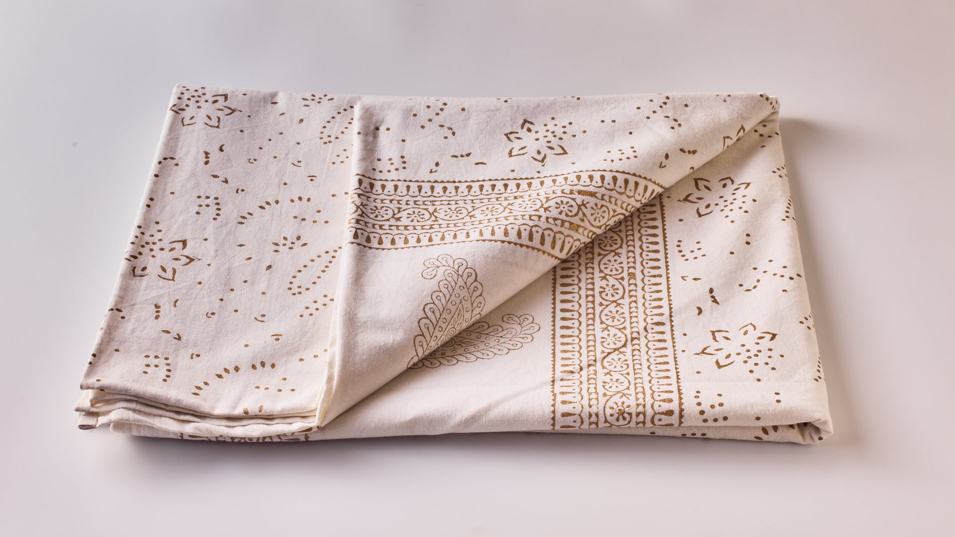 מפת שולחן גולדי