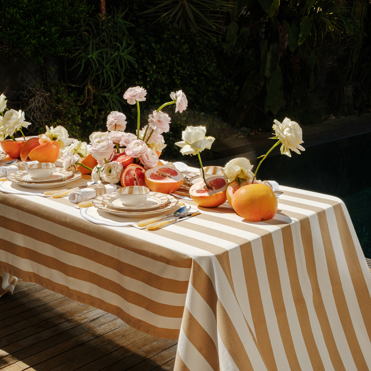 מפות – מפת פסים בצבע בז