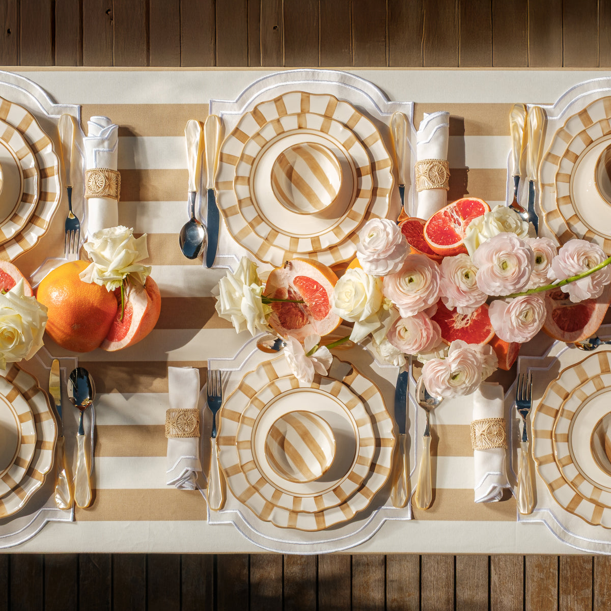 מפות – מפת פסים בצבע בז