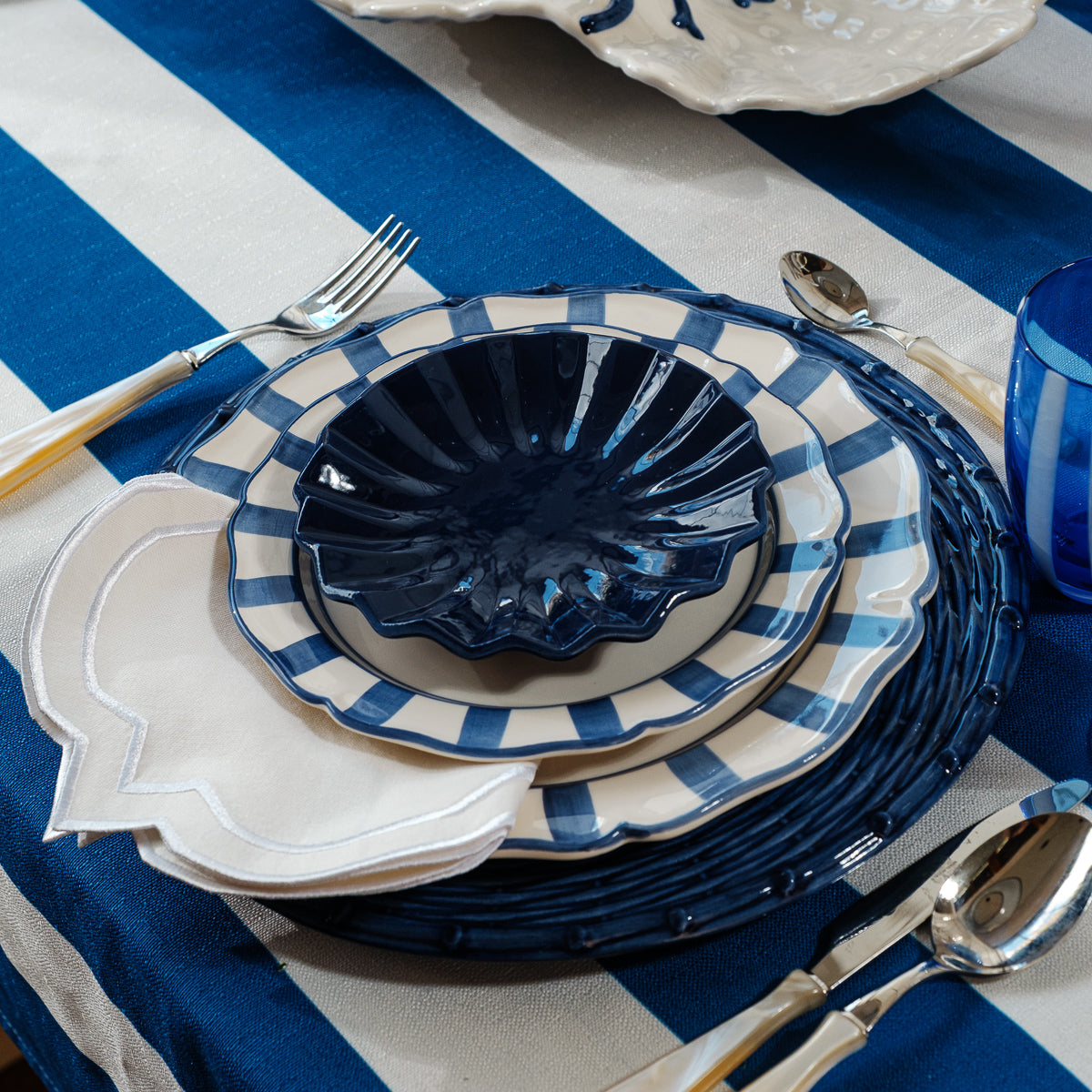 צלחת מנה ראשונה - פסים כחול