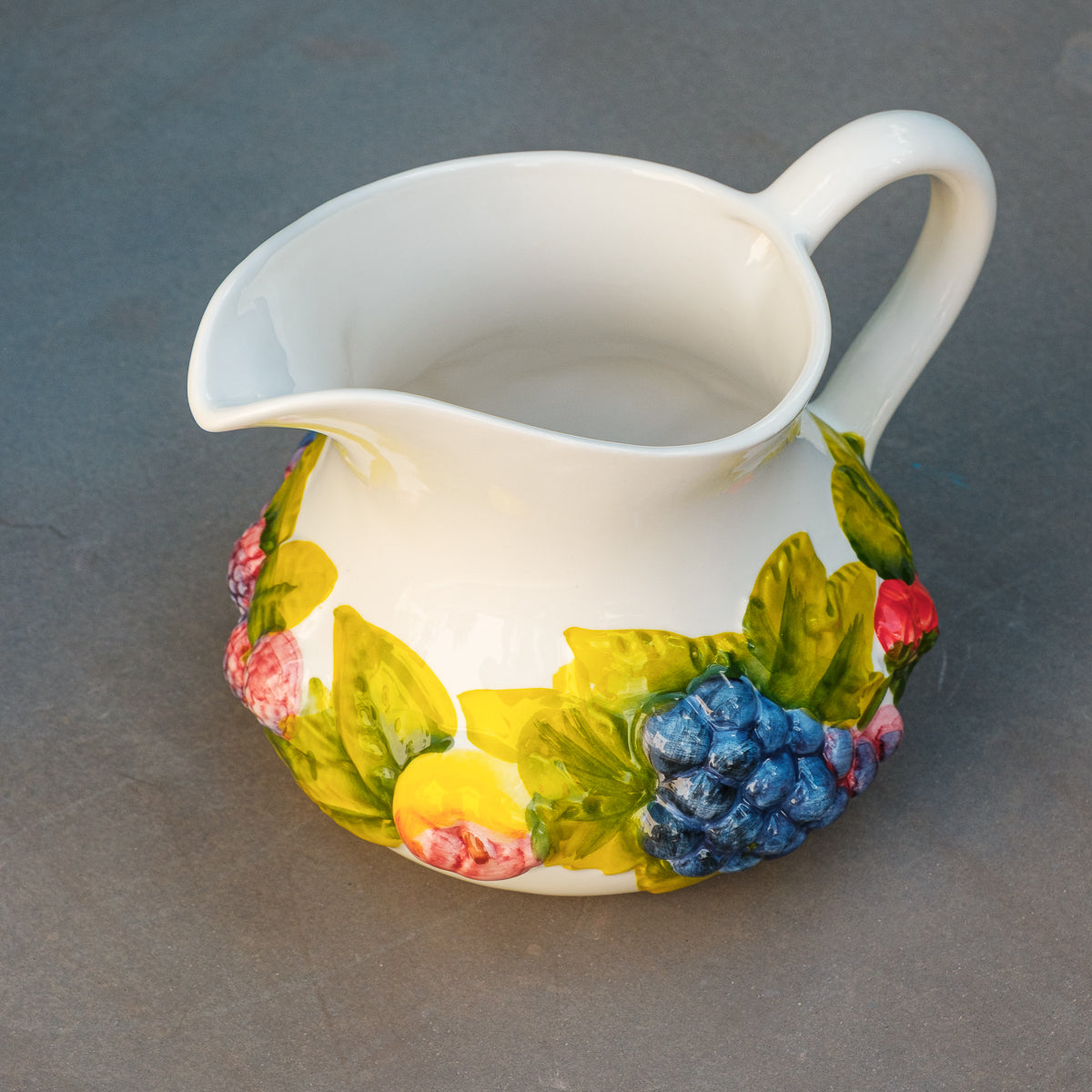 קנקן מים - פירות