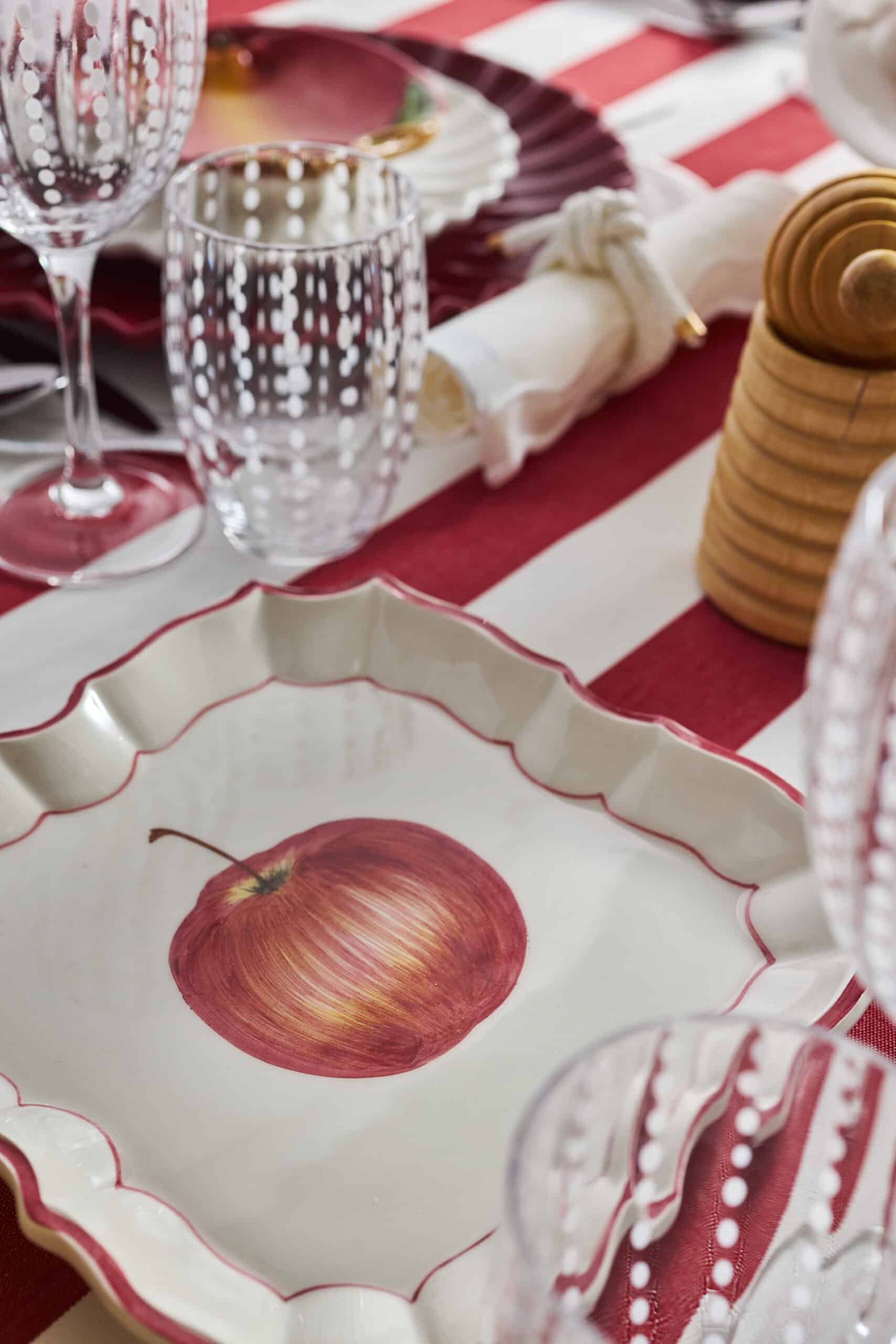 מפת שולחן Burgundy Stripe - פיית השולחן