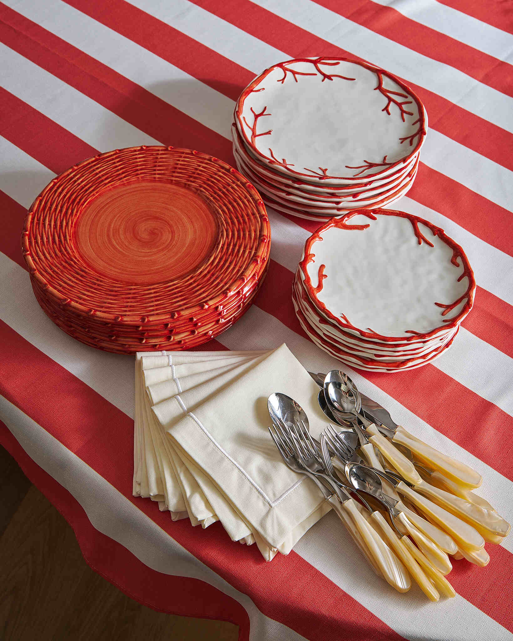 השכרת שולחן - קורלים