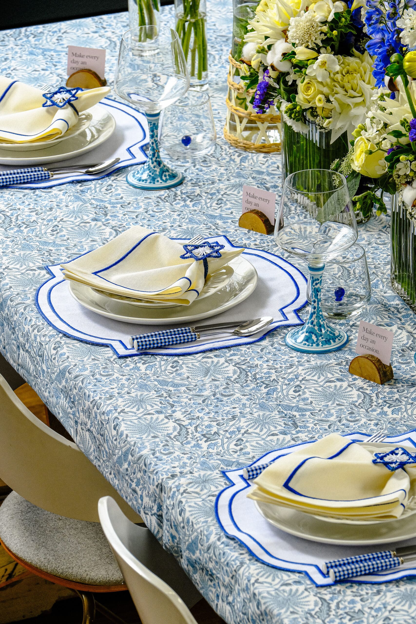מפית Classic קרם with כחול Stripe Embroidery | סט 6 - פיית השולחן