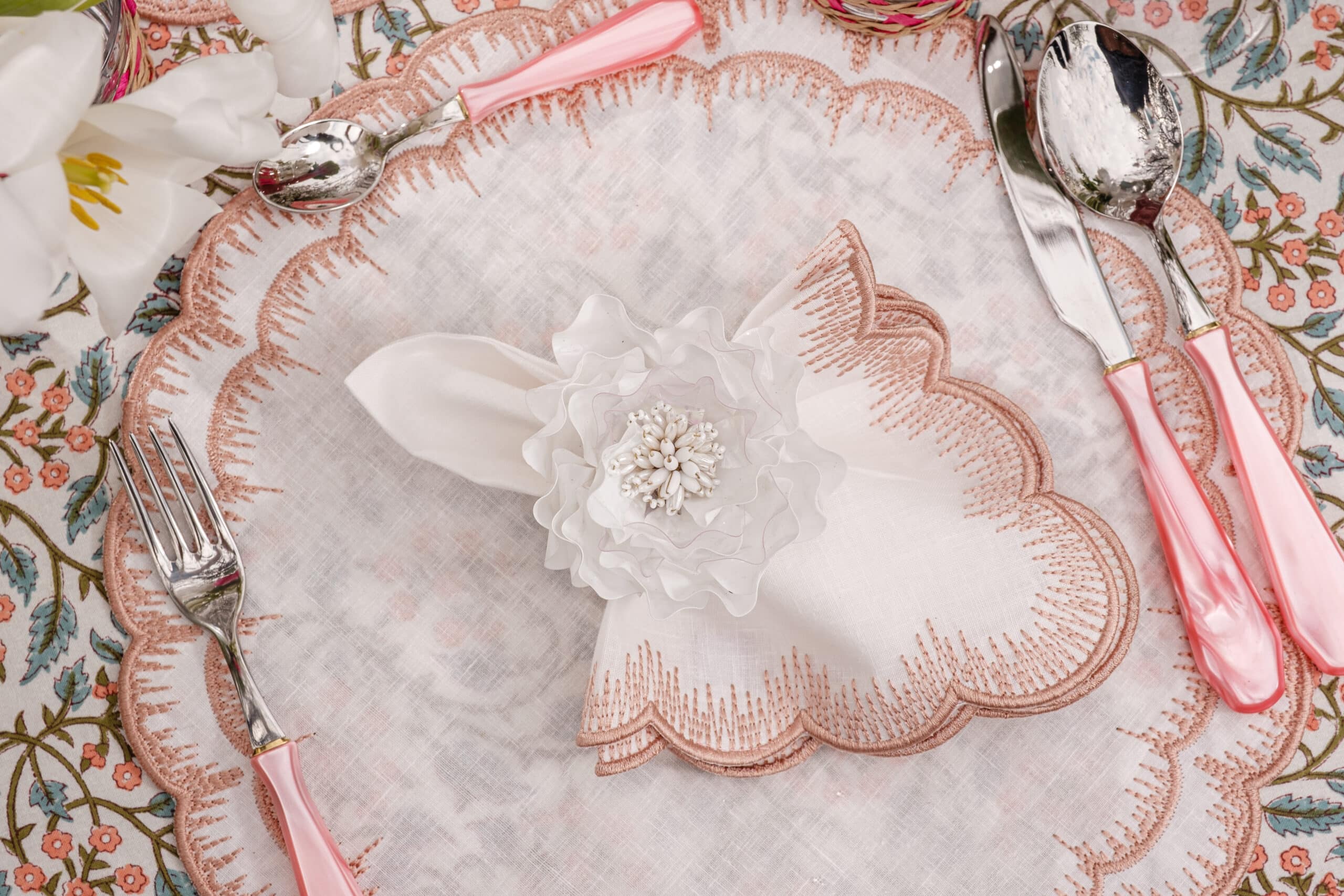 סט מפיות פשתן Scalloped ורוד - פיית השולחן